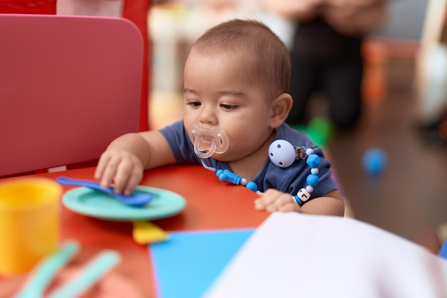 Masalah Gigi yang Disebabkan Oleh Empeng (Dot Bayi)